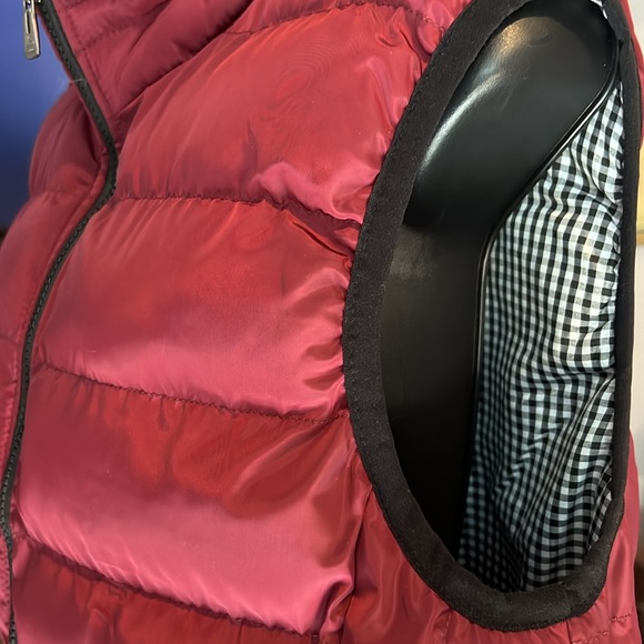 Sleeveless Vest | Large (feels like a Medium) | Unisex | Maroon - Picture 4 of 12